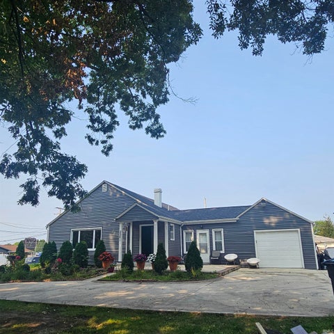 Tiny photo for 2501 Poinsette Drive, Fort Wayne, IN 46808 (MLS # 202633675)