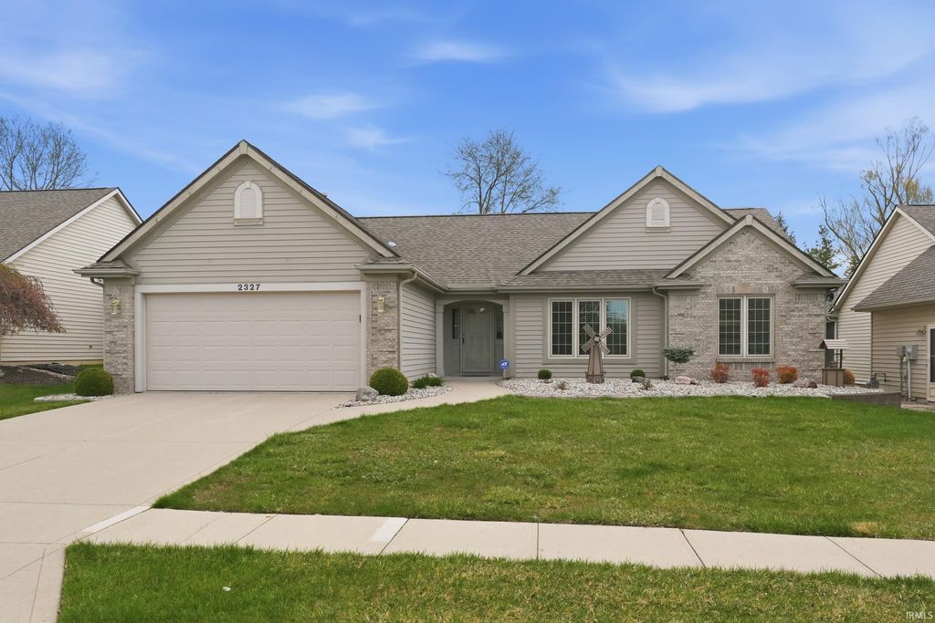 Photo of 2327 Barcroft Court, Fort Wayne, IN 46804 (MLS # 202612215)