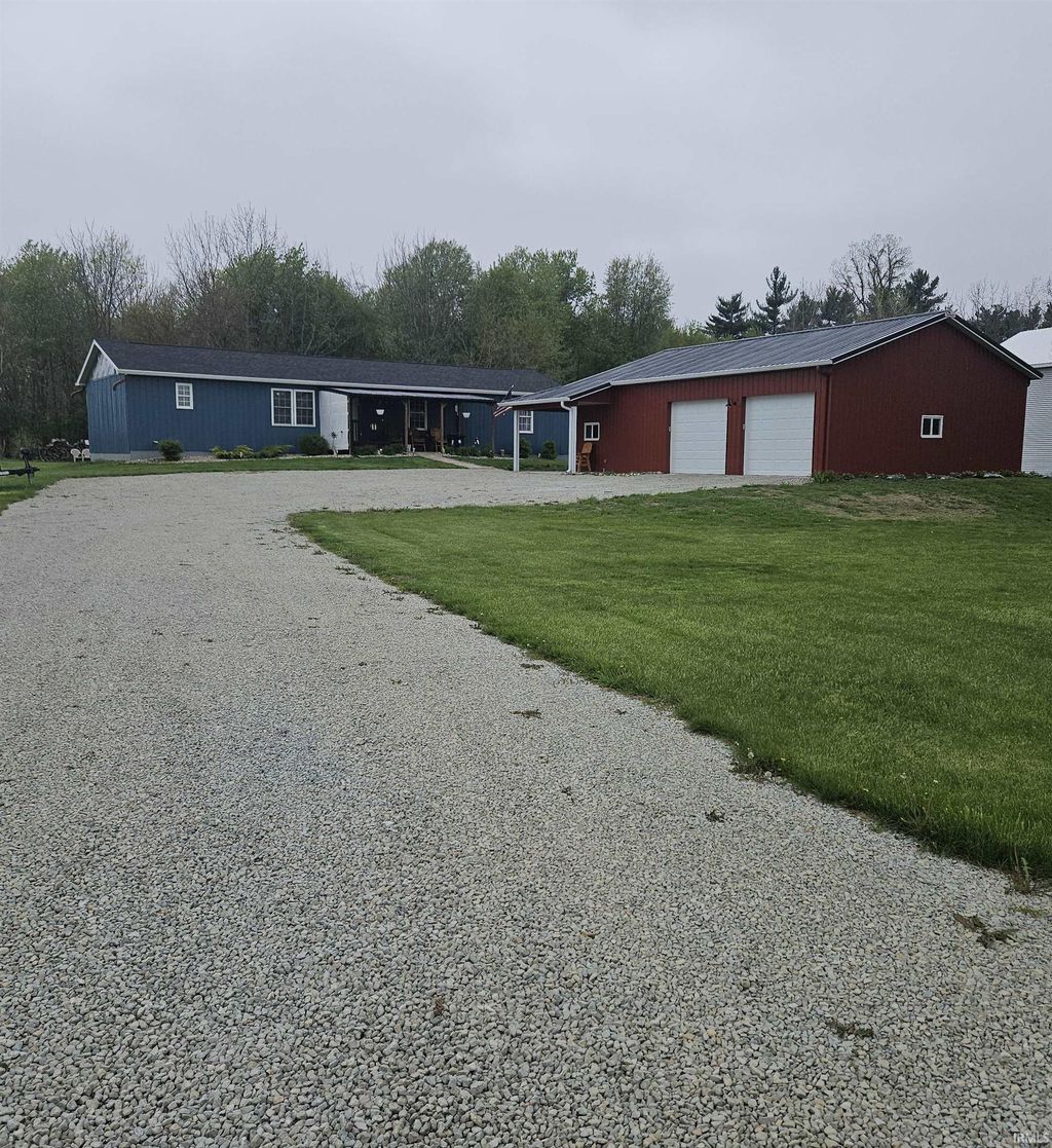 Photo of 8983 Chestnut Road, Bourbon, IN 46504 (MLS # 202615130)