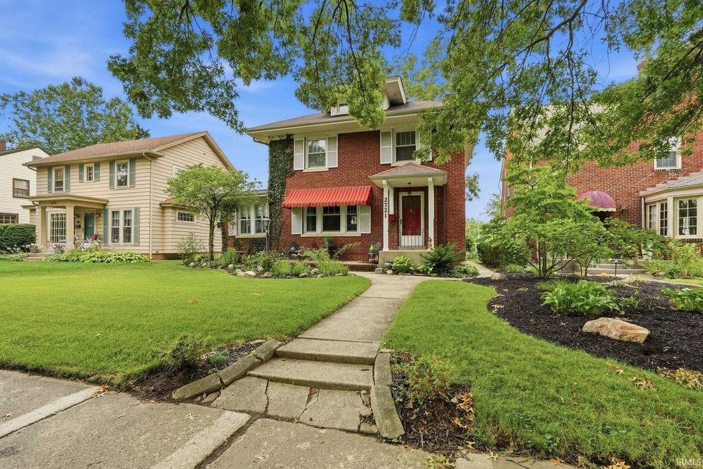 Photo of 2721 West Drive, Fort Wayne, IN 46805 (MLS # 202626861)