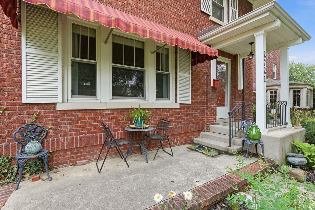 Photo of 2721 West Drive, Fort Wayne, IN 46805 (MLS # 202626861)