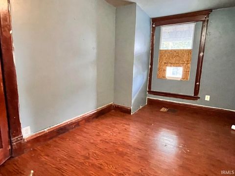 Tiny photo for 435 Washington Street, Logansport, IN 46947 (MLS # 202543418)