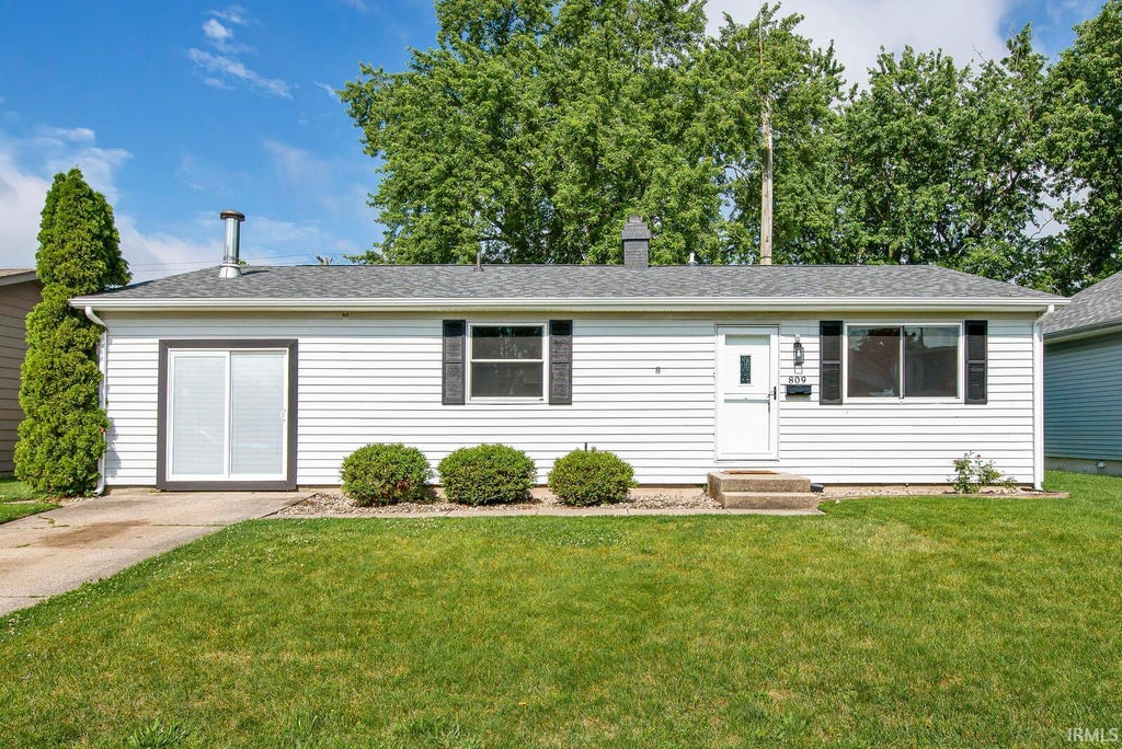 Photo of 809 Meridian Street, Mishawaka, IN 46544 (MLS # 202625815)