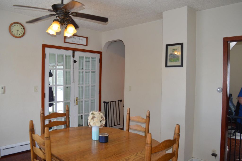 Photo of 209 N Lake Street, Syracuse, IN 46567 (MLS # 202605992)