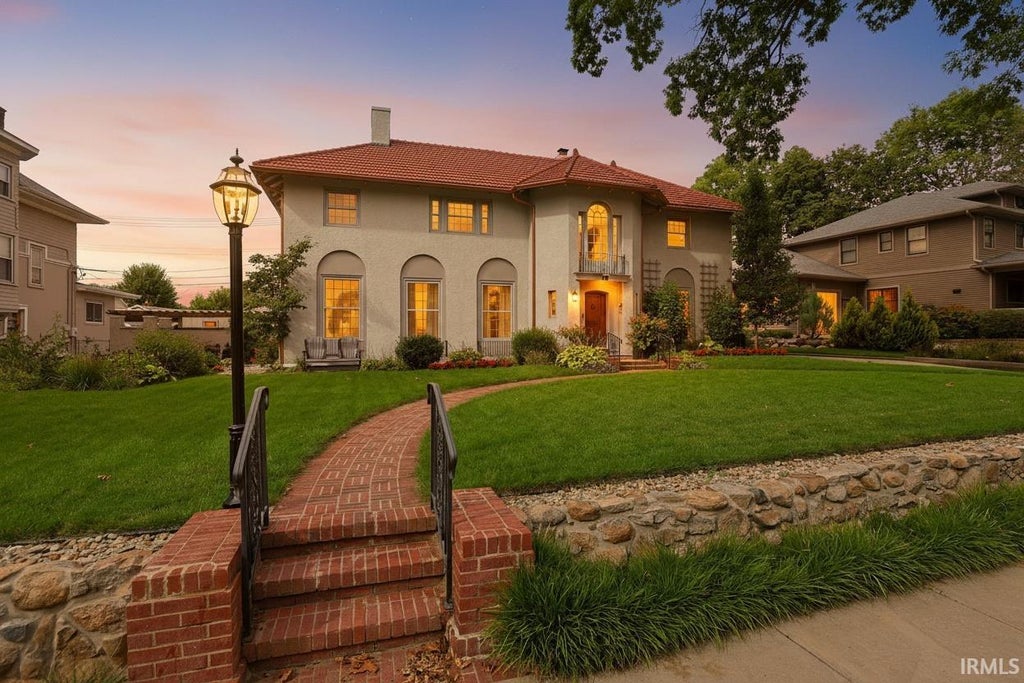 Photo of 345 Edgewater Drive, Mishawaka, IN 46545 (MLS # 202642123)