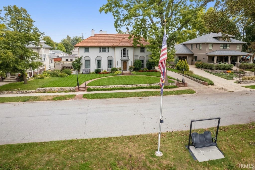Photo of 345 Edgewater Drive, Mishawaka, IN 46545 (MLS # 202642123)