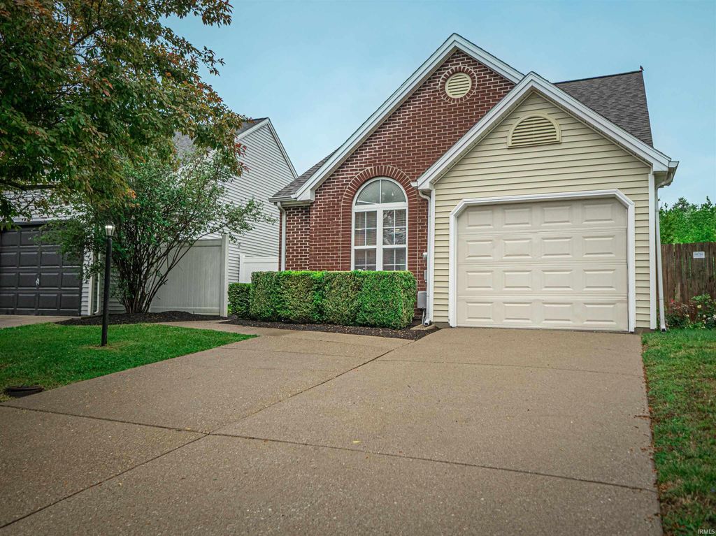 Photo of 3716 Park Ridge Drive, Evansville, IN 47715 (MLS # 202613477)