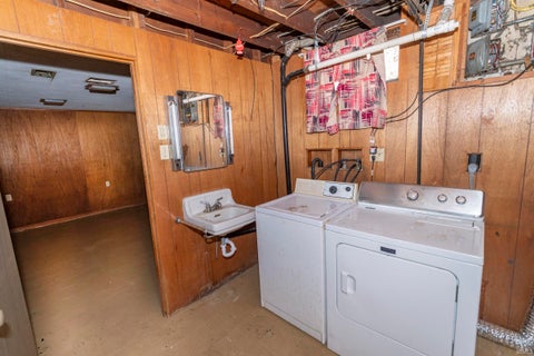 Tiny photo for 310 E Edgar Avenue, Mishawaka, IN 46545 (MLS # 202631499)