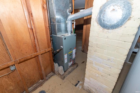 Tiny photo for 310 E Edgar Avenue, Mishawaka, IN 46545 (MLS # 202631499)