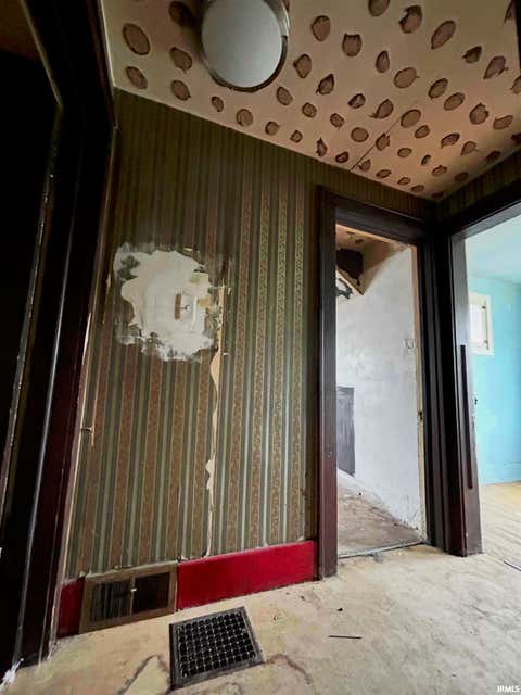 Tiny photo for 30 N 19th Street, Lafayette, IN 47904 (MLS # 202626403)