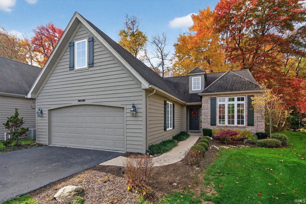 Photo of 1437 S Lake George Drive, Mishawaka, IN 46545 (MLS # 202542122)