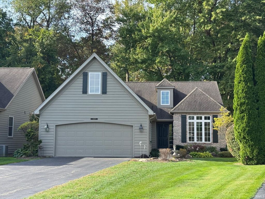 Photo of 1437 S Lake George Drive, Mishawaka, IN 46545 (MLS # 202542122)