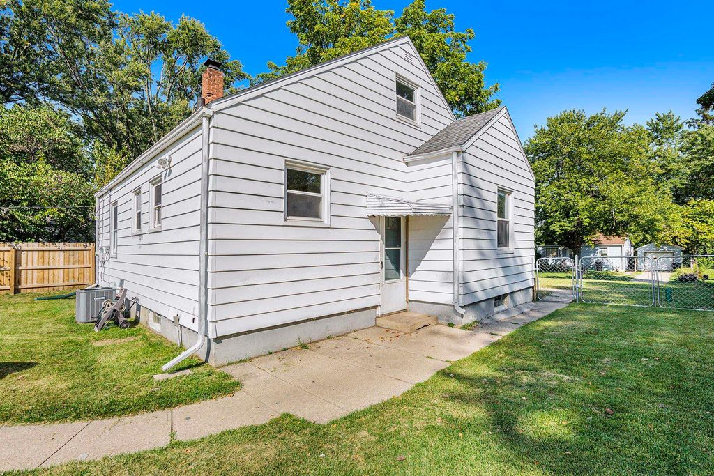 Photo of 54057 Terrace Lane, South Bend, IN 46635 (MLS # 202537823)