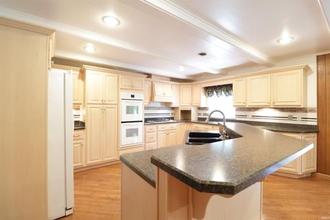 Tiny photo for 1607 S Main Street, Mishawaka, IN 46544 (MLS # 202625525)