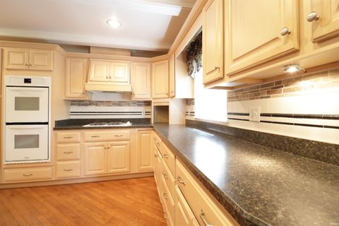 Tiny photo for 1607 S Main Street, Mishawaka, IN 46544 (MLS # 202625525)