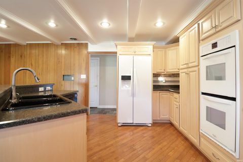 Tiny photo for 1607 S Main Street, Mishawaka, IN 46544 (MLS # 202625525)