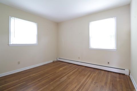 Tiny photo for 1607 S Main Street, Mishawaka, IN 46544 (MLS # 202625525)