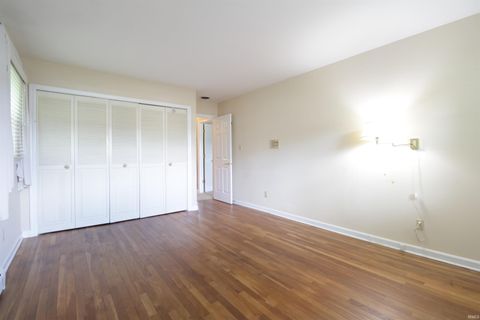 Tiny photo for 1607 S Main Street, Mishawaka, IN 46544 (MLS # 202625525)