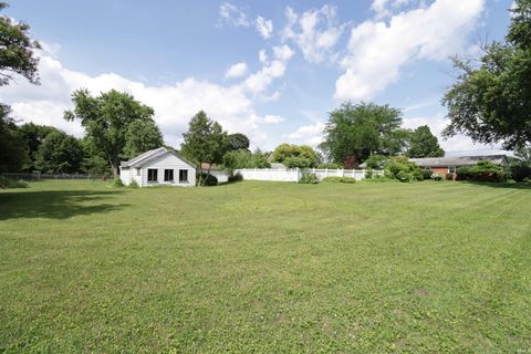 Tiny photo for 1607 S Main Street, Mishawaka, IN 46544 (MLS # 202625525)