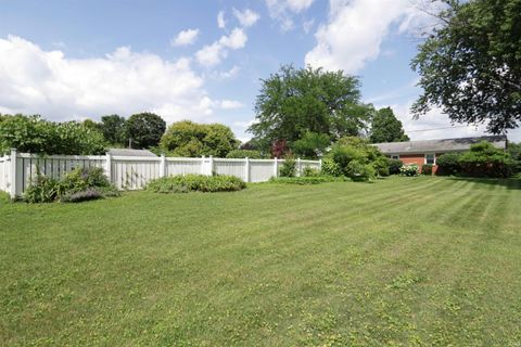 Tiny photo for 1607 S Main Street, Mishawaka, IN 46544 (MLS # 202625525)