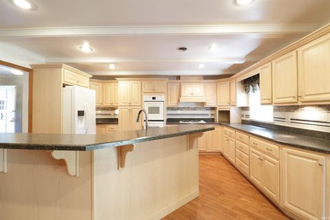 Tiny photo for 1607 S Main Street, Mishawaka, IN 46544 (MLS # 202625525)