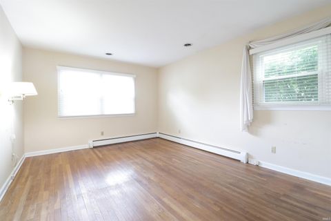 Tiny photo for 1607 S Main Street, Mishawaka, IN 46544 (MLS # 202625525)