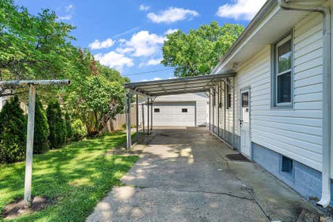 Tiny photo for 1100 King Street, Lafayette, IN 47905 (MLS # 202629154)