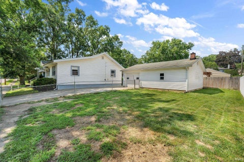 Tiny photo for 1100 King Street, Lafayette, IN 47905 (MLS # 202629154)