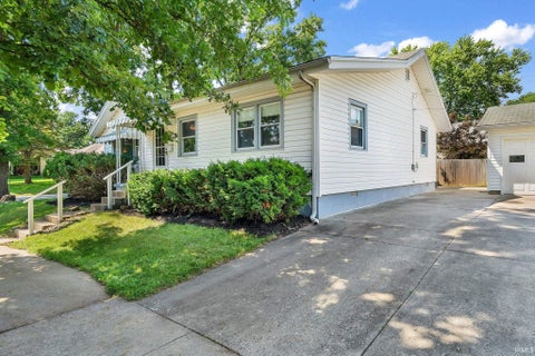 Tiny photo for 1100 King Street, Lafayette, IN 47905 (MLS # 202629154)