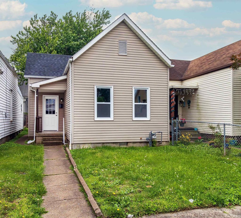Photo of 217 E Oregon Street, Evansville, IN 47711 (MLS # 202619894)