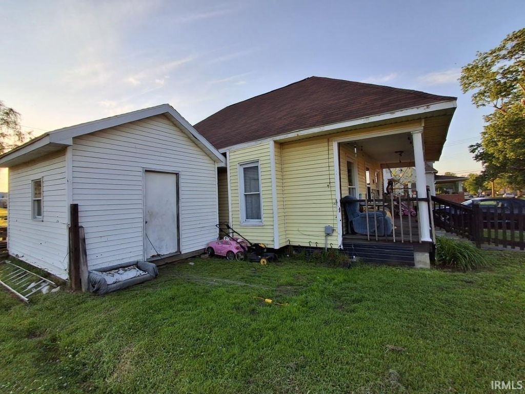 Photo of 423 S Jackson Street, Oakland City, IN 47660 (MLS # 202616280)