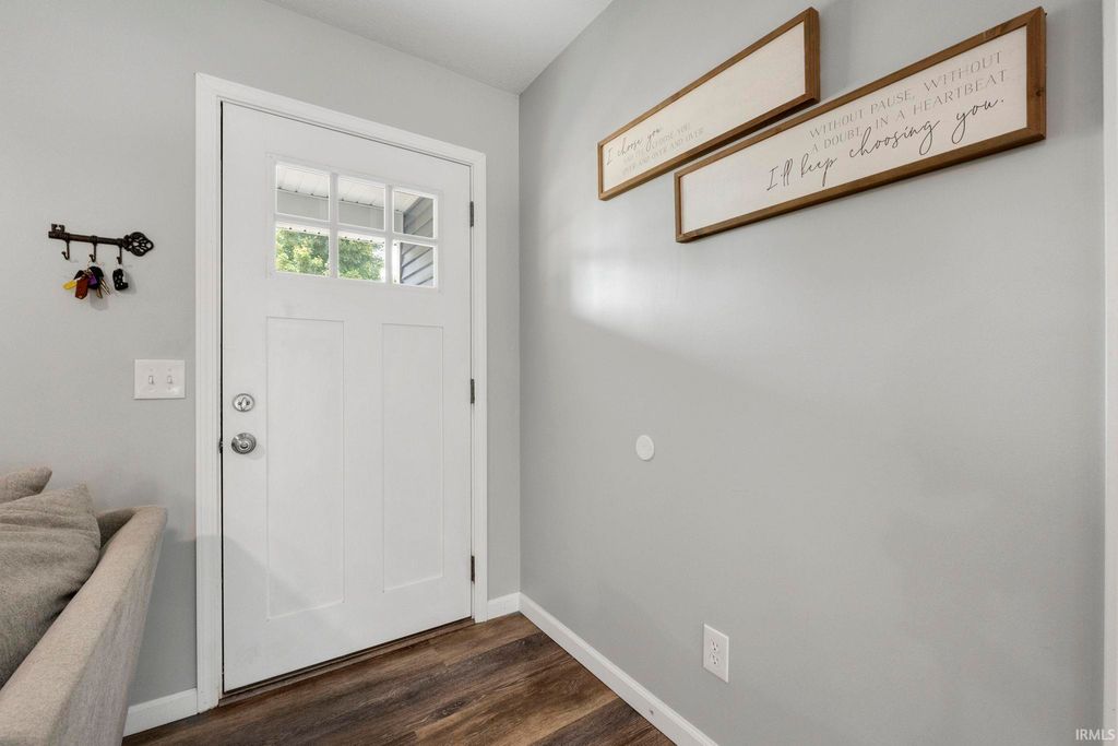 Photo of 1704 Dallas Street, Auburn, IN 46706 (MLS # 202619902)