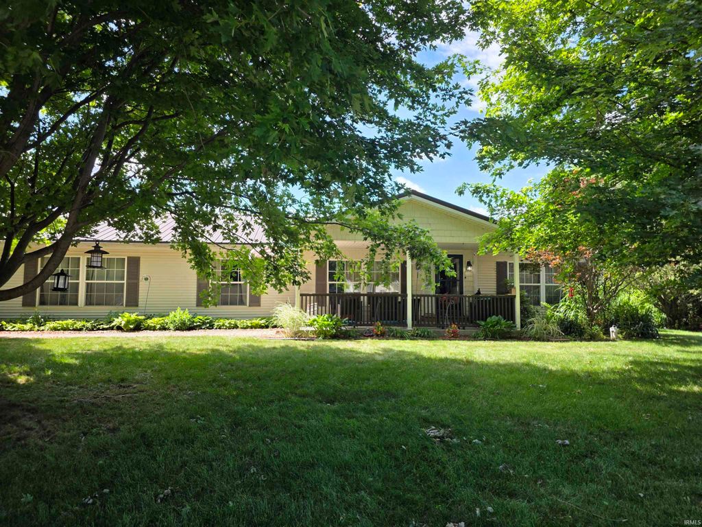 Photo of 1495 E Dove Lane, Milford, IN 46542 (MLS # 202624401)