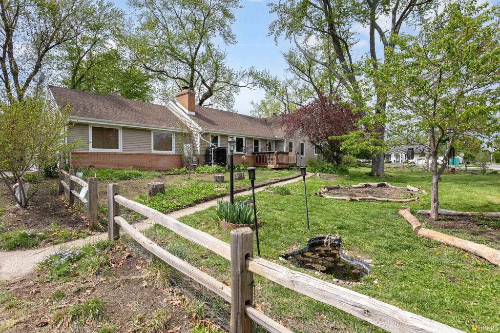 Photo of 53025 Ridgewood Drive, South Bend, IN 46637 (MLS # 202615342)