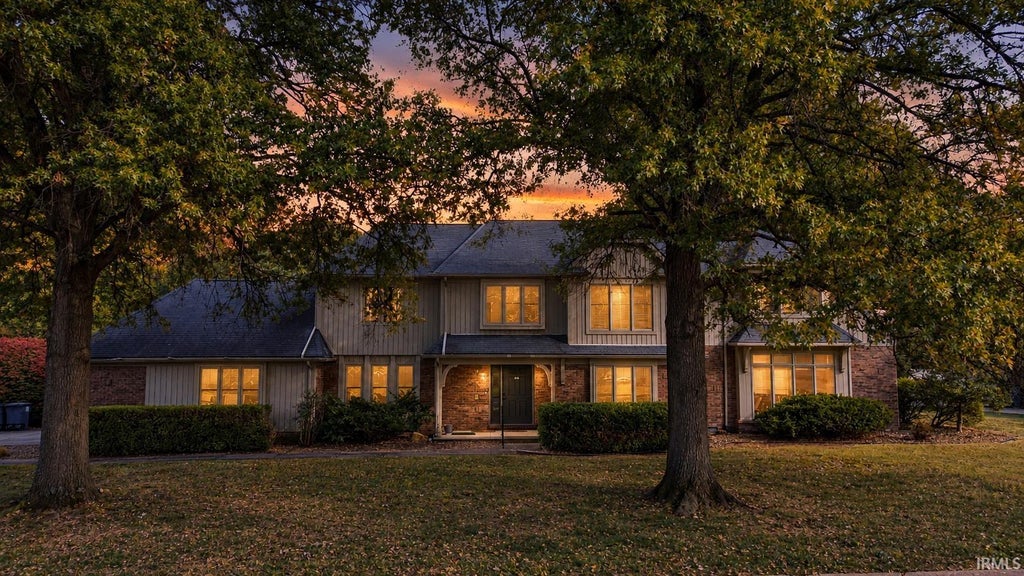 Photo of 1140 Brookshire Drive, Evansville, IN 47715 (MLS # 202644678)