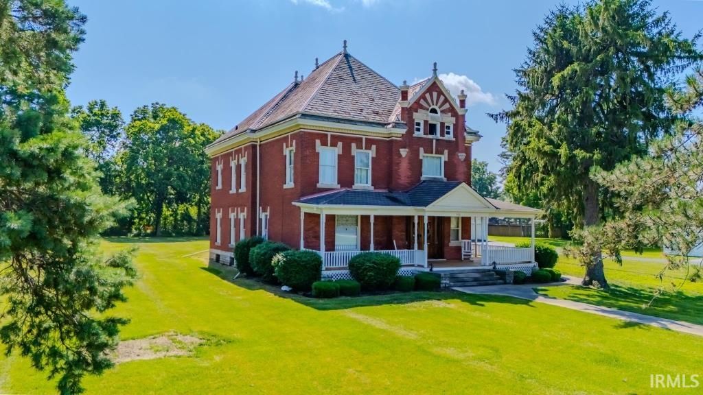 Photo of 932 N Washington Street, Marion, IN 46952 (MLS # 202603482)