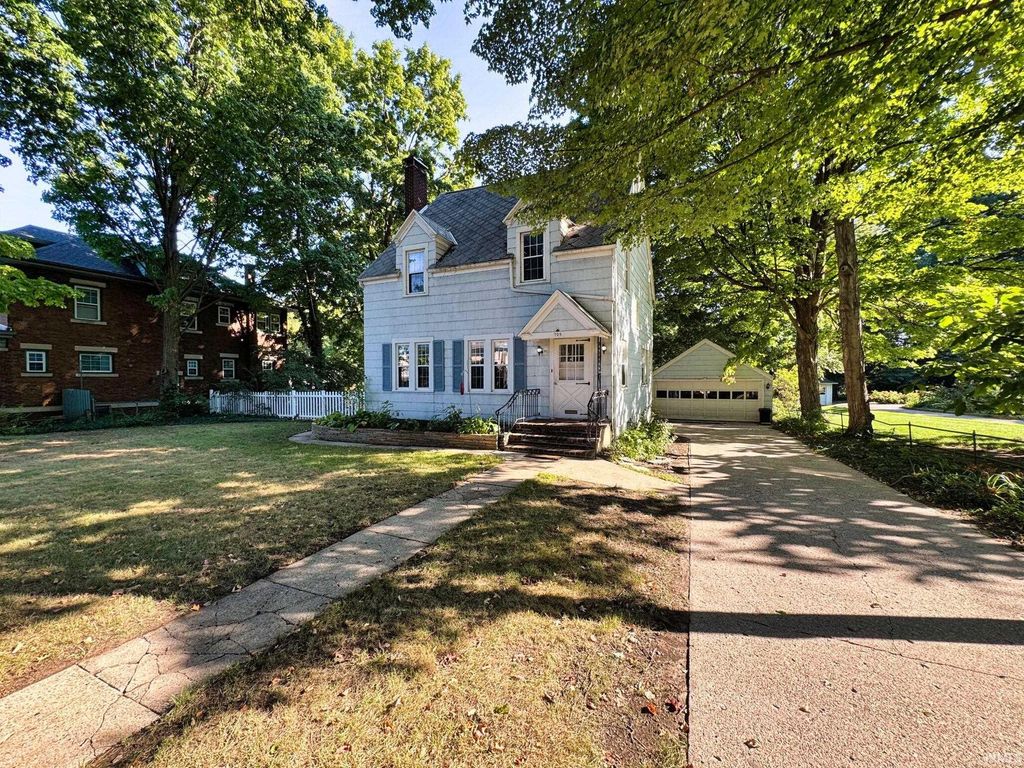 Photo of 709 Strong Avenue, Elkhart, IN 46514 (MLS # 202536423)