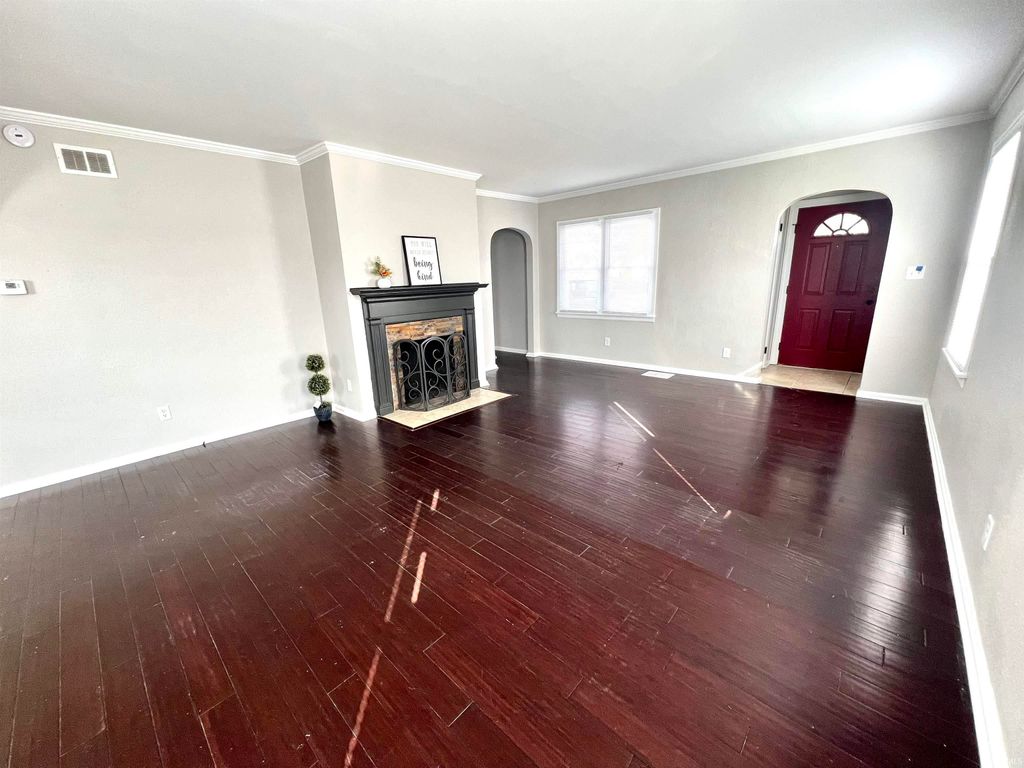 Photo of 307 S Mccreary Street, Fort Branch, IN 47648 (MLS # 202604440)