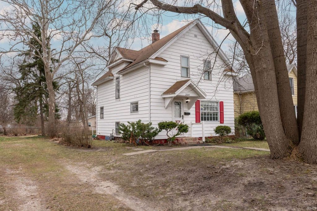 Photo of 2518 Rogers Street, South Bend, IN 46628 (MLS # 202609126)