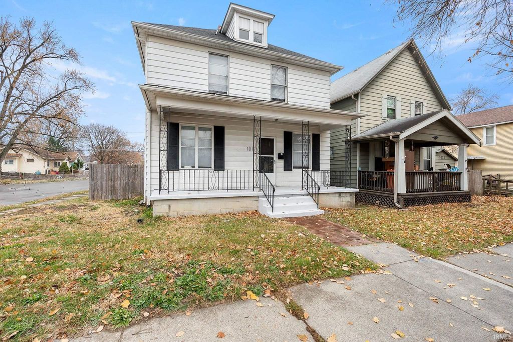 Photo of 1017 Tennessee Avenue, Fort Wayne, IN 46805 (MLS # 202546933)
