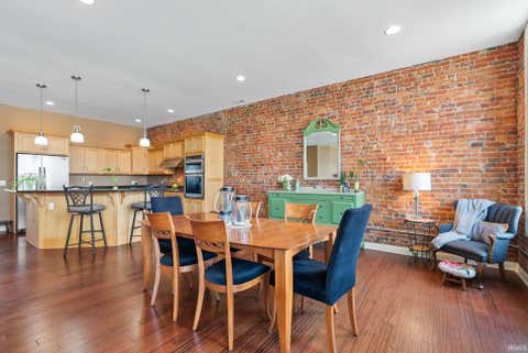 Tiny photo for 1113 Broadway, Fort Wayne, IN 46802 (MLS # 202610319)