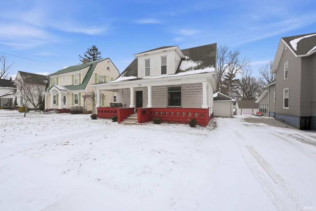 Photo of 621 E Diamond Street, Kendallville, IN 46755 (MLS # 202605929)