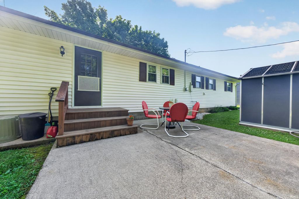Photo of 505 Turner Terrace, Walton, IN 46994 (MLS # 202626460)