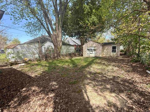 Tiny photo for 614 N Courtland Avenue, Kokomo, IN 46901 (MLS # 202615217)