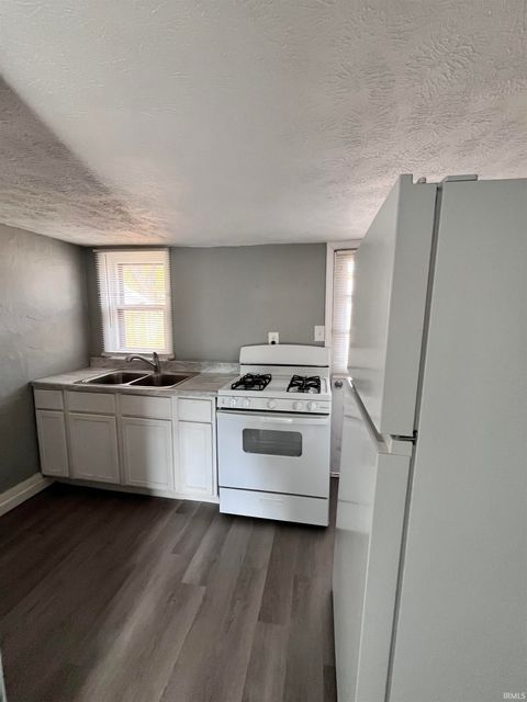 Tiny photo for 1411 S Main Street, Kokomo, IN 46902 (MLS # 202544998)