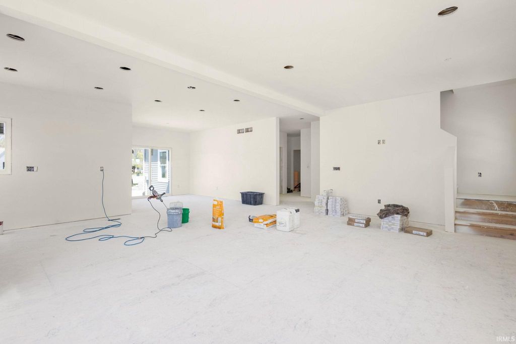 Photo of 703 South Bend Avenue, South Bend, IN 46617 (MLS # 202612234)