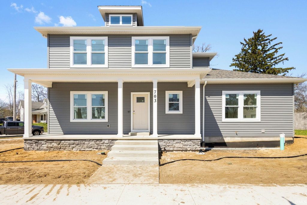 Photo of 703 South Bend Avenue, South Bend, IN 46617 (MLS # 202612234)