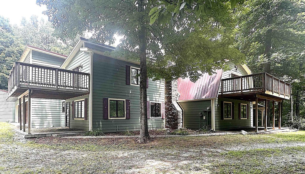 Photo of 1747 E Tall Oaks Lane, Greencastle, IN 46135 (MLS # 202630371)