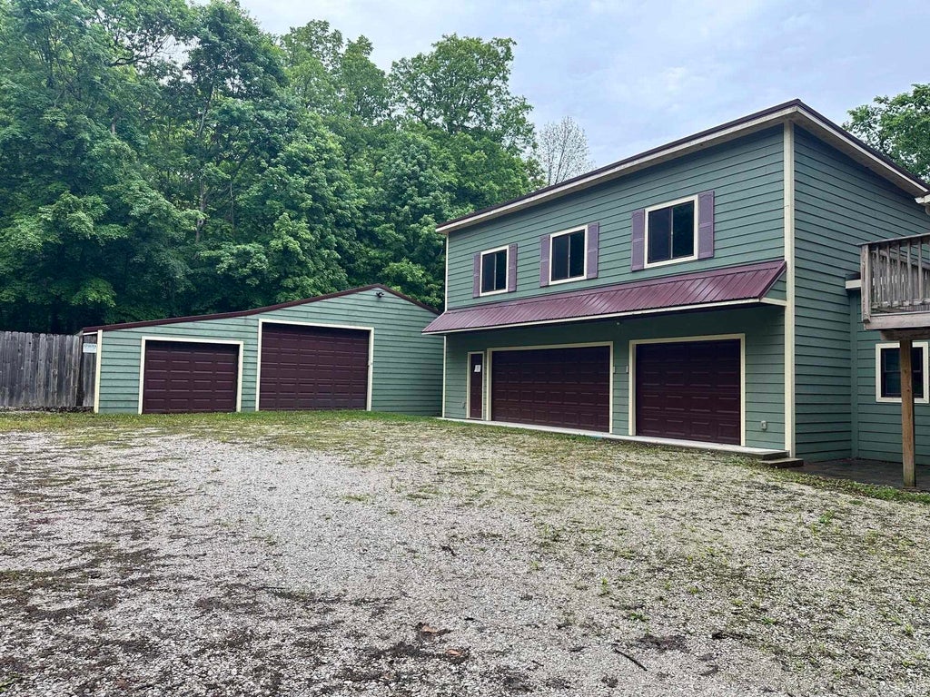 Photo of 1747 E Tall Oaks Lane, Greencastle, IN 46135 (MLS # 202630371)