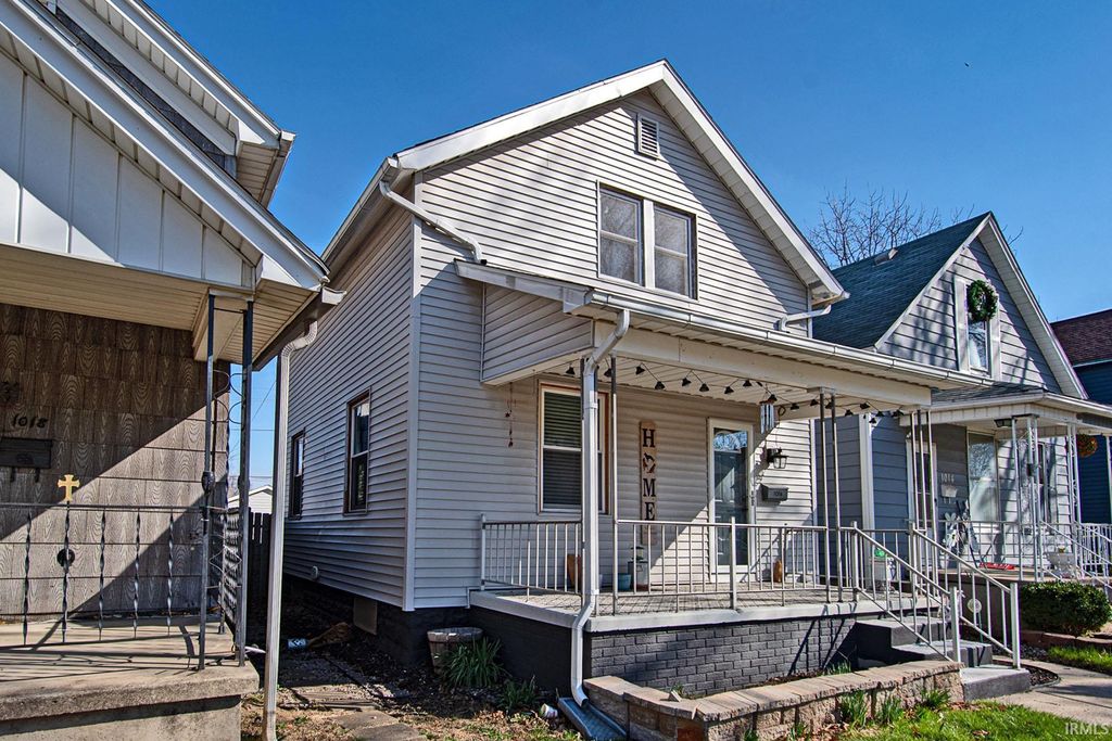 Photo of 1016 Putnam Street, Fort Wayne, IN 46808 (MLS # 202609802)